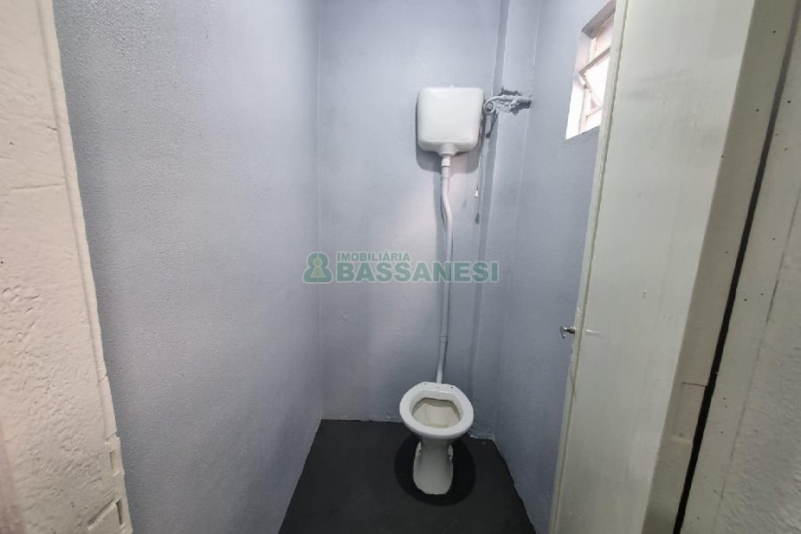 Pavilhão com 140m², no bairro Exposição em Caxias do Sul para Alugar