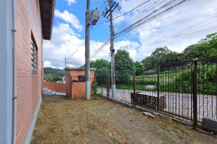 Pavilhão com 400m², no bairro Salgado Filho em Caxias do Sul para Alugar