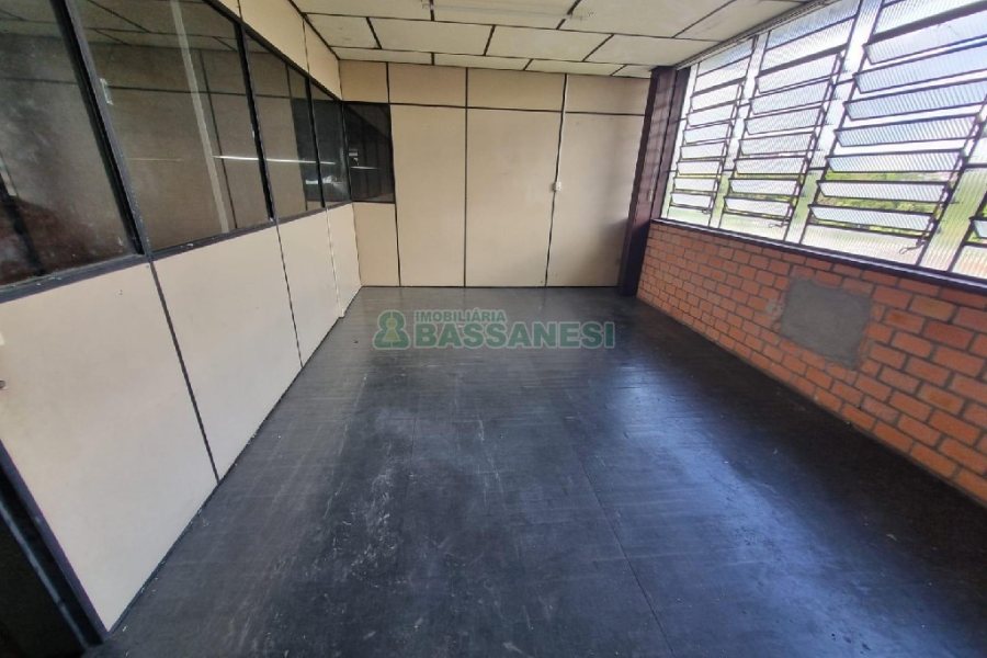 Pavilhão com 400m², no bairro Salgado Filho em Caxias do Sul para Alugar