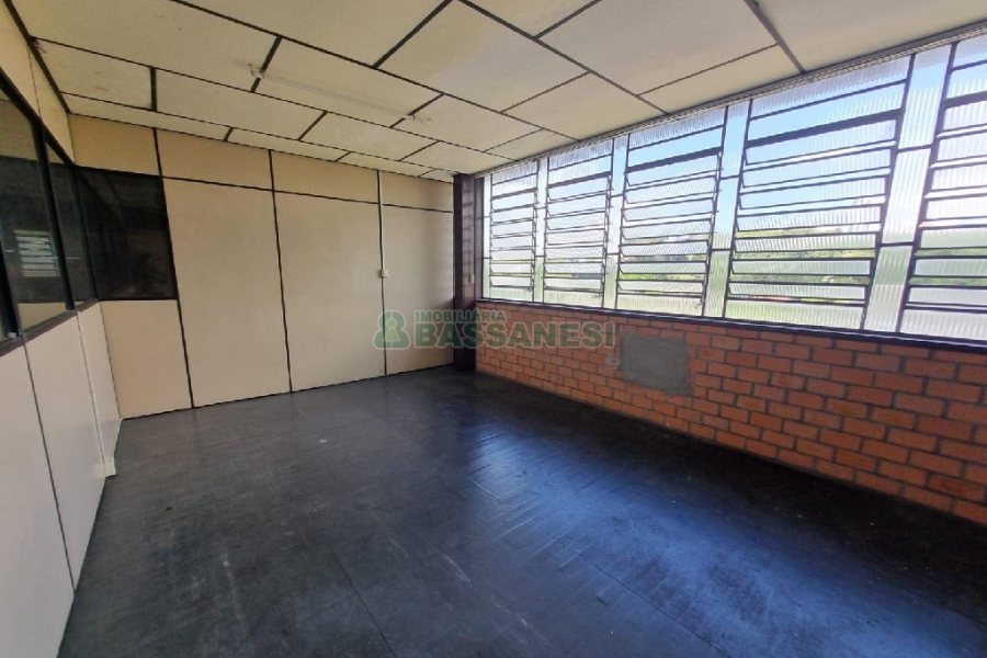 Pavilhão com 400m², no bairro Salgado Filho em Caxias do Sul para Alugar