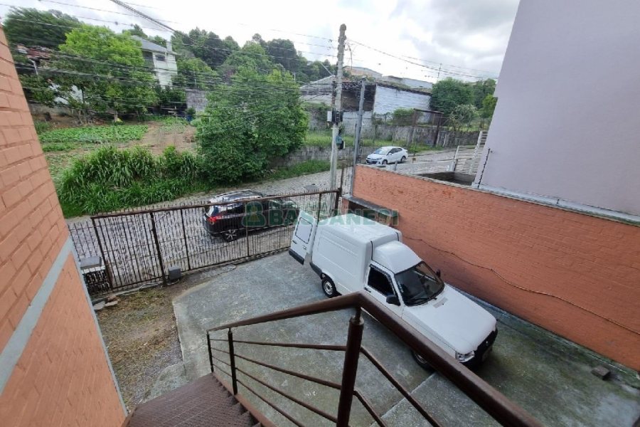 Pavilhão com 400m², no bairro Salgado Filho em Caxias do Sul para Alugar