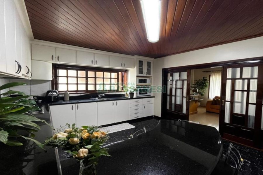 Casa com 243m², 3 dormitórios, 4 vagas, no bairro Bela Vista em Caxias do Sul para Alugar ou Comprar