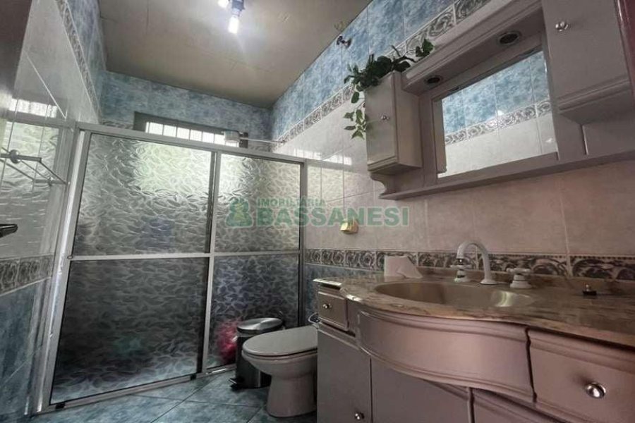 Casa com 243m², 3 dormitórios, 4 vagas, no bairro Bela Vista em Caxias do Sul para Alugar ou Comprar