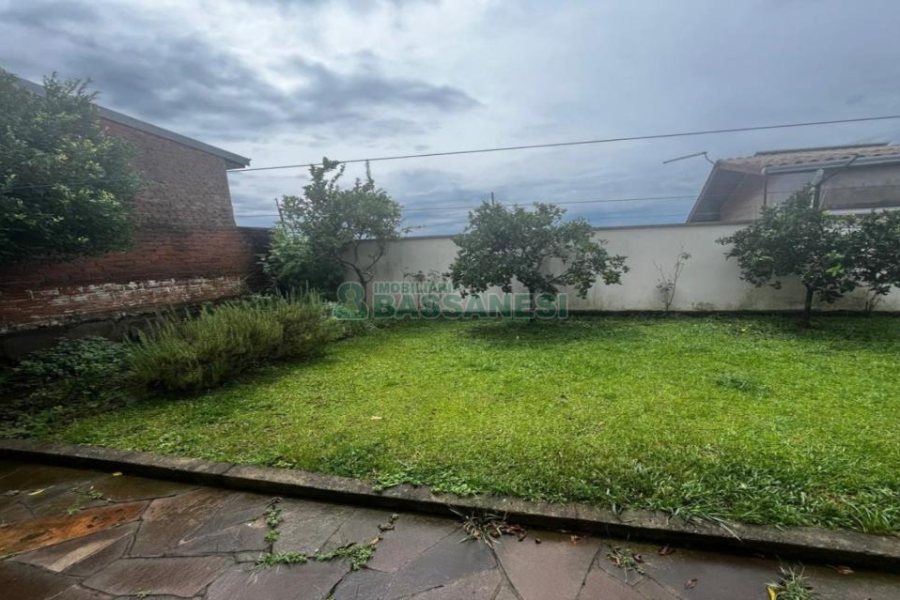 Casa com 243m², 3 dormitórios, 4 vagas, no bairro Bela Vista em Caxias do Sul para Alugar ou Comprar