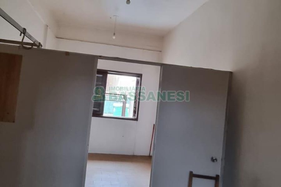 Casa com 342m², 3 dormitórios, 1 vaga, no bairro Cinqüentenário em Caxias do Sul para Comprar