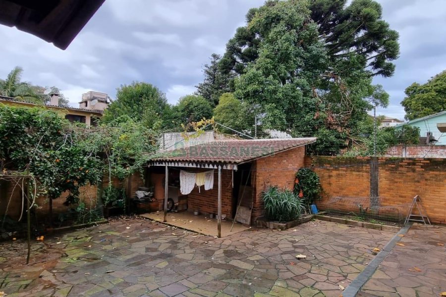 Casa com 342m², 3 dormitórios, 1 vaga, no bairro Cinqüentenário em Caxias do Sul para Comprar