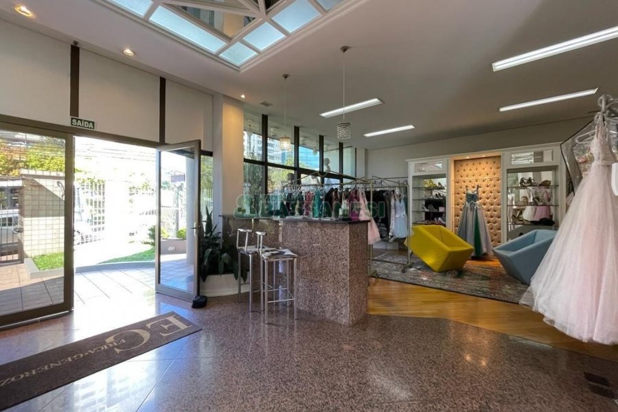 Predio com 1352m², 1 vaga, no bairro Cinqüentenário em Caxias do Sul para Alugar