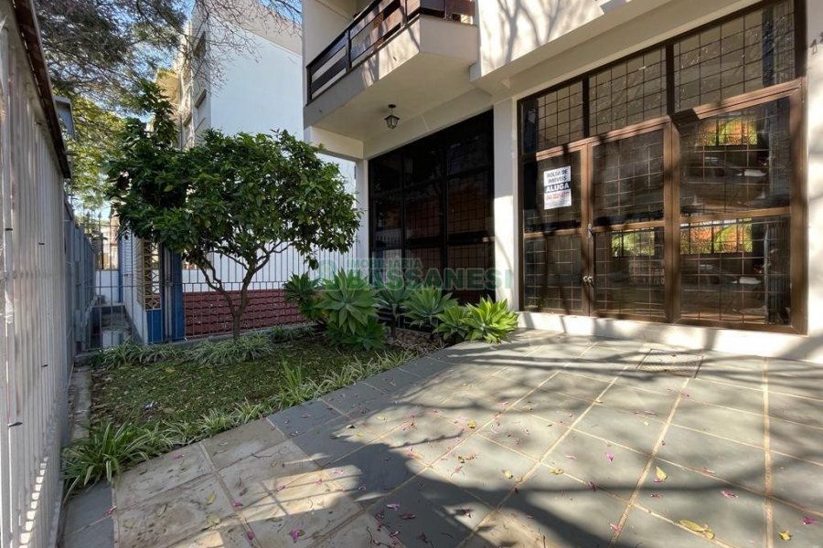 Predio com 1352m², 1 vaga, no bairro Cinqüentenário em Caxias do Sul para Alugar