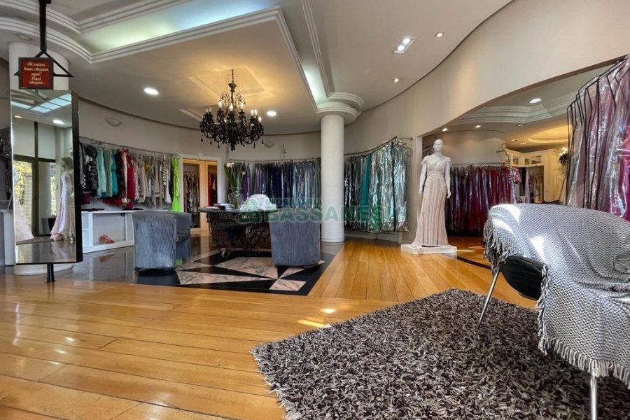 Predio com 1352m², 1 vaga, no bairro Cinqüentenário em Caxias do Sul para Alugar