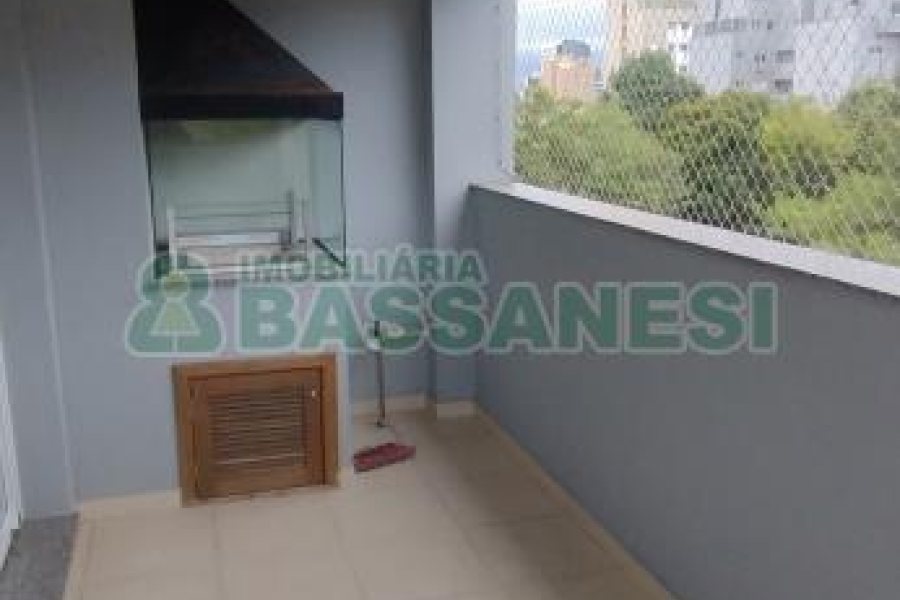 Apartamento com 72m², 2 dormitórios, 1 vaga, no bairro Medianeira em Caxias do Sul para Comprar