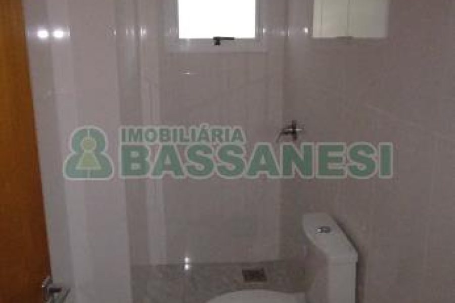 Apartamento com 72m², 2 dormitórios, 1 vaga, no bairro Medianeira em Caxias do Sul para Comprar