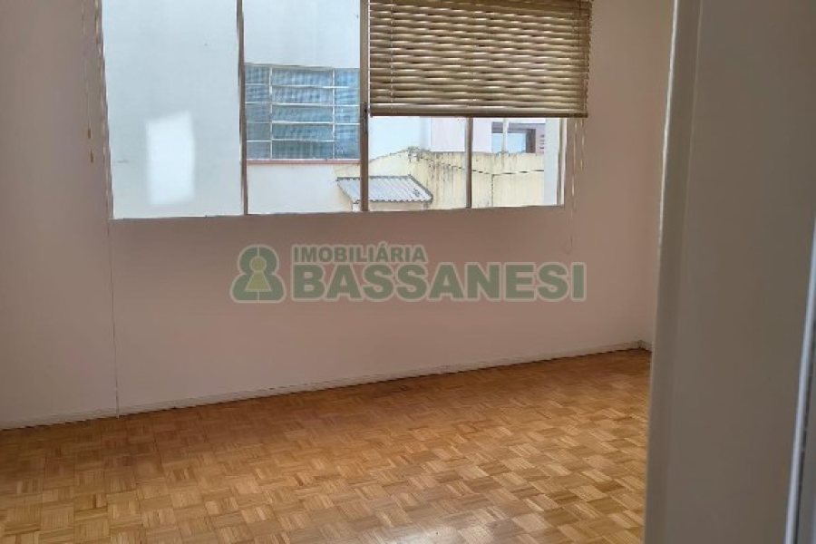 Apartamento com 80m², 2 dormitórios, 1 vaga, no bairro Nossa Senhora de Lourdes em Caxias do Sul para Alugar ou Comprar