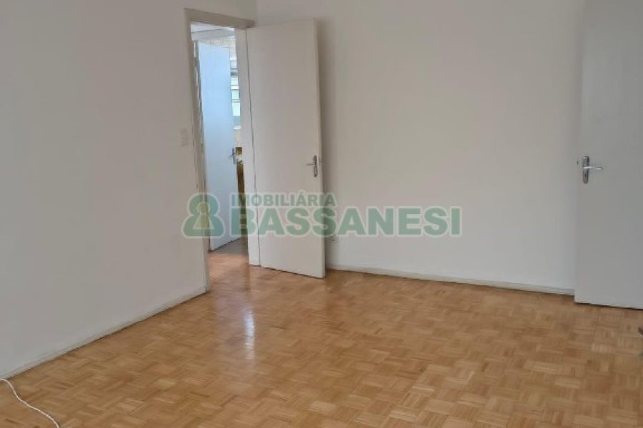 Apartamento com 80m², 2 dormitórios, 1 vaga, no bairro Nossa Senhora de Lourdes em Caxias do Sul para Alugar ou Comprar
