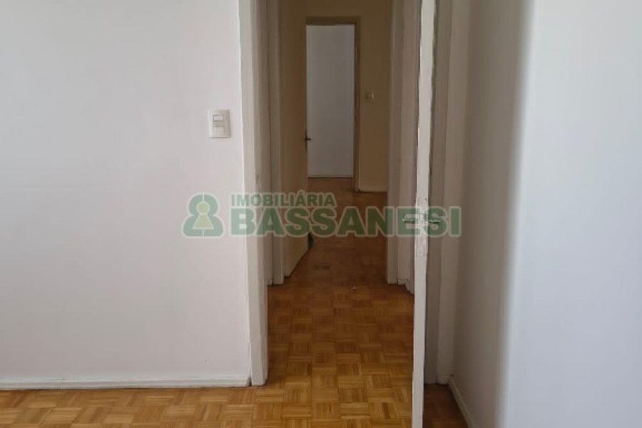 Apartamento com 80m², 2 dormitórios, 1 vaga, no bairro Nossa Senhora de Lourdes em Caxias do Sul para Alugar ou Comprar