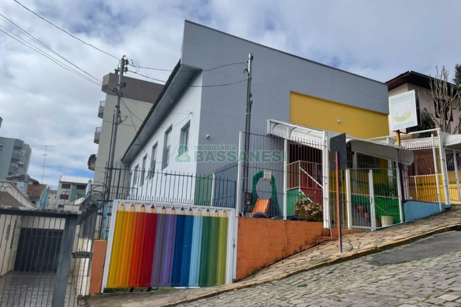 Casa Comercial com 440m², no bairro Rio Branco em Caxias do Sul para Comprar