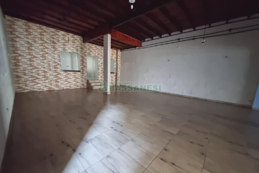 Loja com 200m², no bairro Centro em Caxias do Sul para Alugar