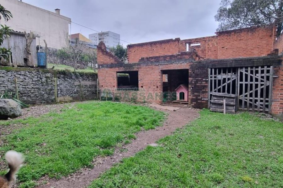 Terreno com 723m², no bairro Santa Catarina em Caxias do Sul para Comprar