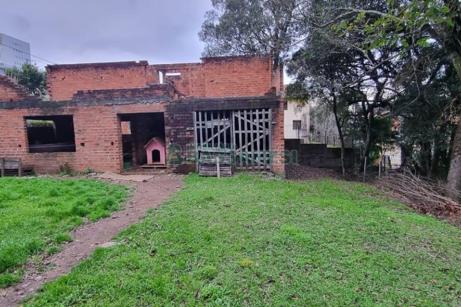 Terreno com 723m², no bairro Santa Catarina em Caxias do Sul para Comprar