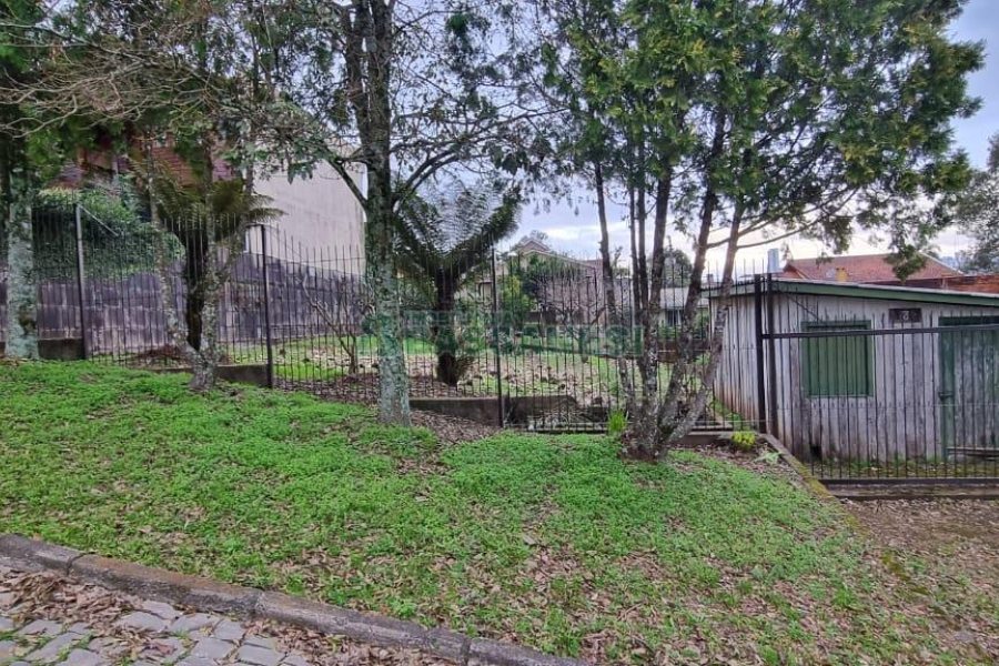 Terreno com 723m², no bairro Santa Catarina em Caxias do Sul para Comprar