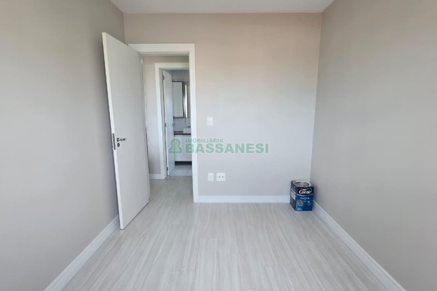 Apartamento com 57m², 2 dormitórios, 1 vaga, no bairro Santa Lúcia em Caxias do Sul para Comprar