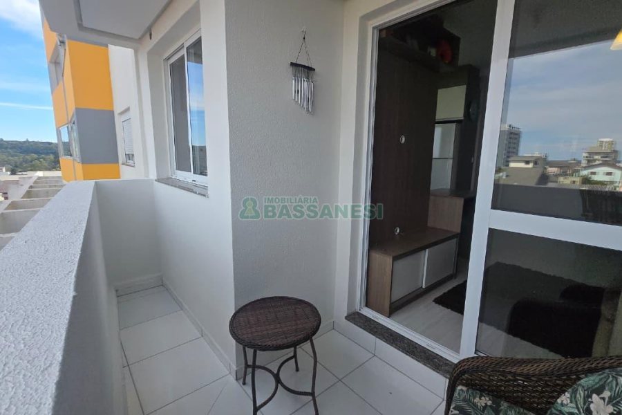 Apartamento com 57m², 2 dormitórios, 1 vaga, no bairro Santa Lúcia em Caxias do Sul para Comprar
