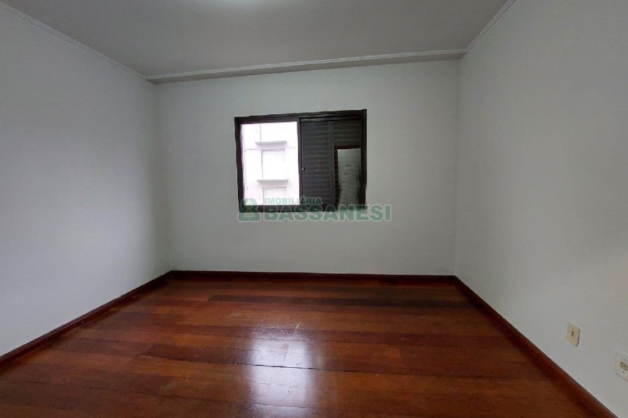 Apartamento com 140m², 3 dormitórios, 2 vagas, no bairro Lourdes em Caxias do Sul para Alugar