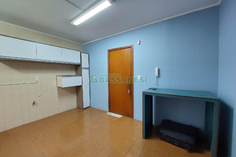 Apartamento com 140m², 3 dormitórios, 2 vagas, no bairro Lourdes em Caxias do Sul para Alugar