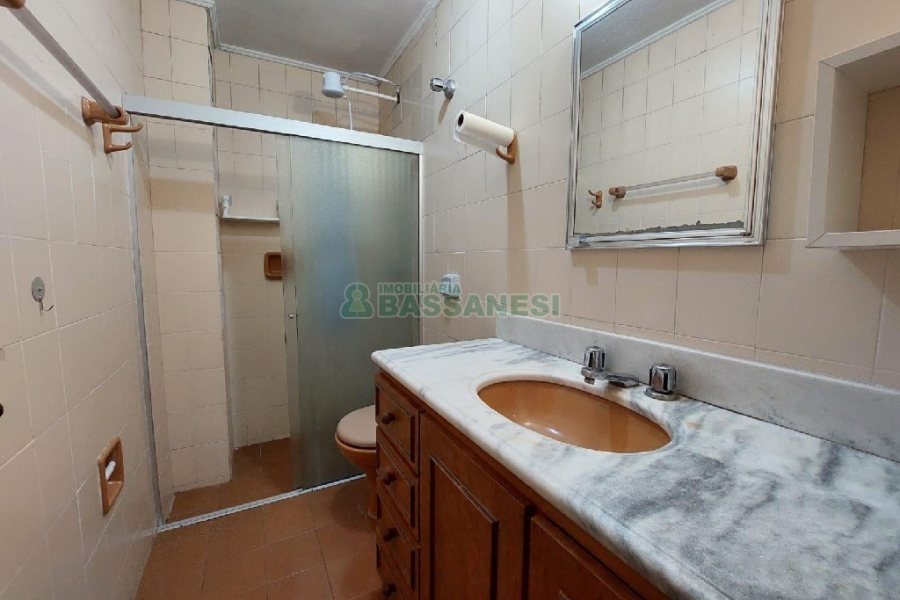 Apartamento com 140m², 3 dormitórios, 2 vagas, no bairro Lourdes em Caxias do Sul para Alugar
