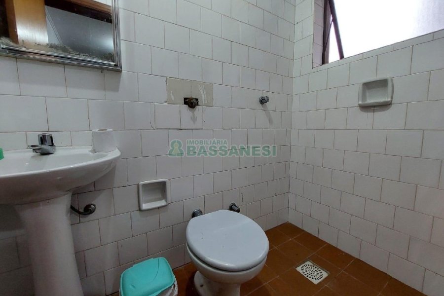 Apartamento com 140m², 3 dormitórios, 2 vagas, no bairro Lourdes em Caxias do Sul para Alugar