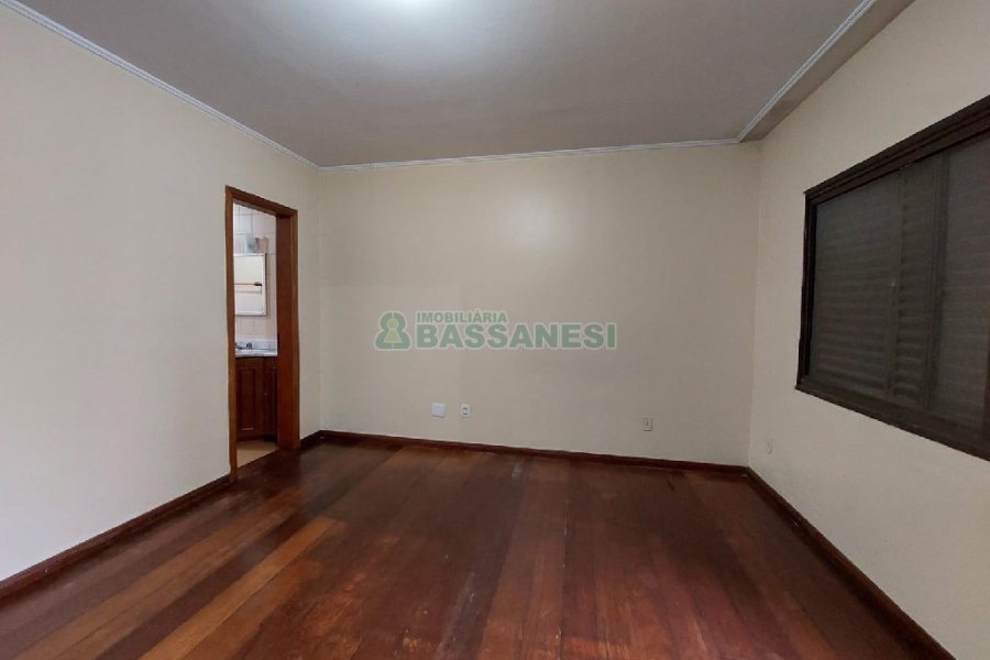 Apartamento com 140m², 3 dormitórios, 2 vagas, no bairro Lourdes em Caxias do Sul para Alugar