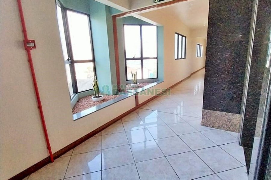 Sala com 34m², no bairro Lourdes em Caxias do Sul para Comprar