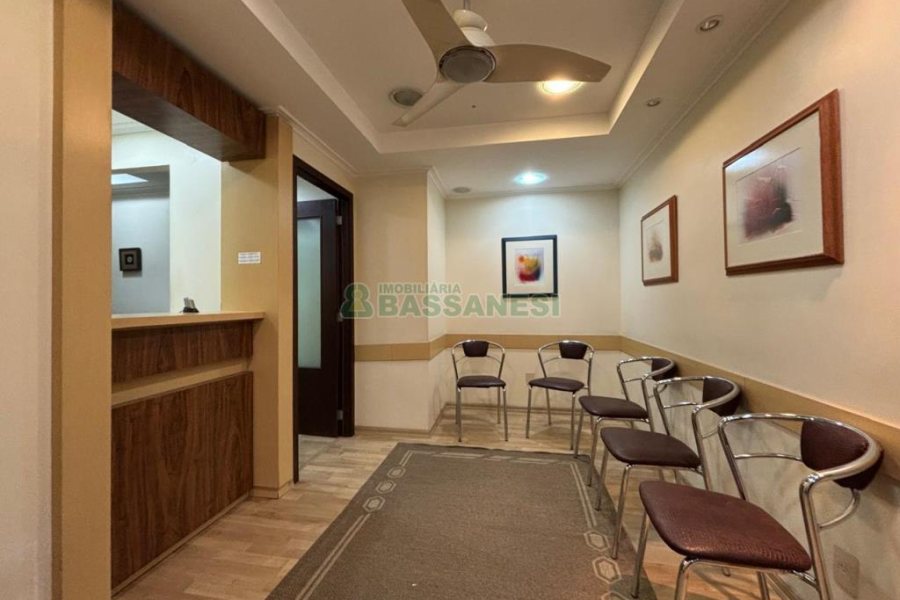 Sala com 78m², no bairro Centro em Caxias do Sul para Alugar