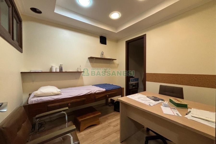 Sala com 78m², no bairro Centro em Caxias do Sul para Alugar