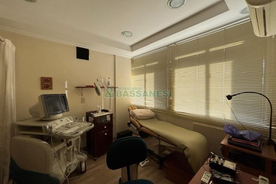 Sala com 78m², no bairro Centro em Caxias do Sul para Alugar