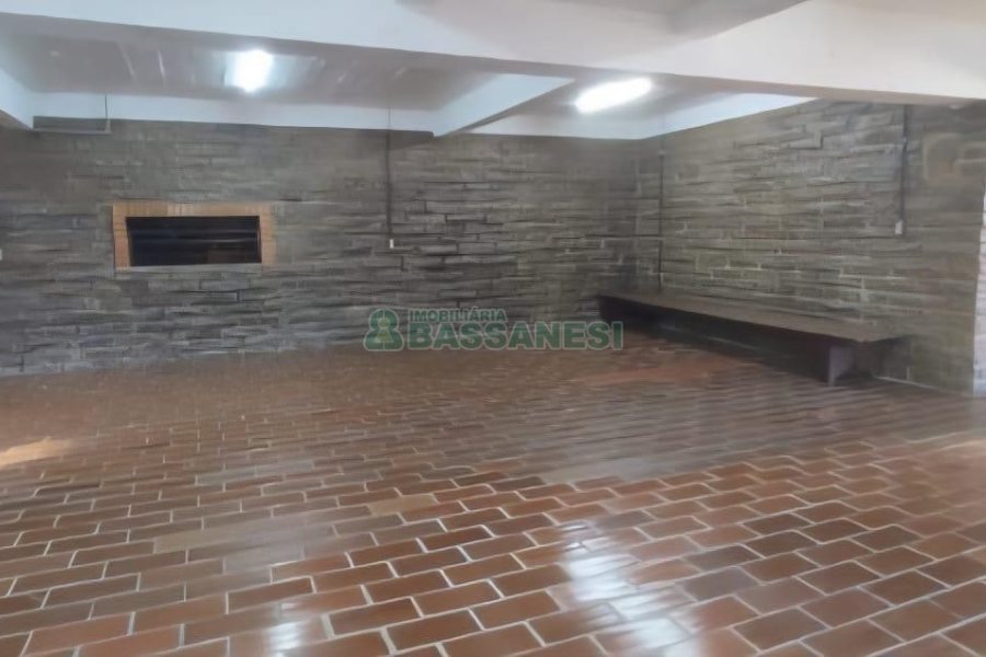 Casa com 363m², 4 dormitórios, 6 vagas, no bairro Saint Etienne em Caxias do Sul para Alugar