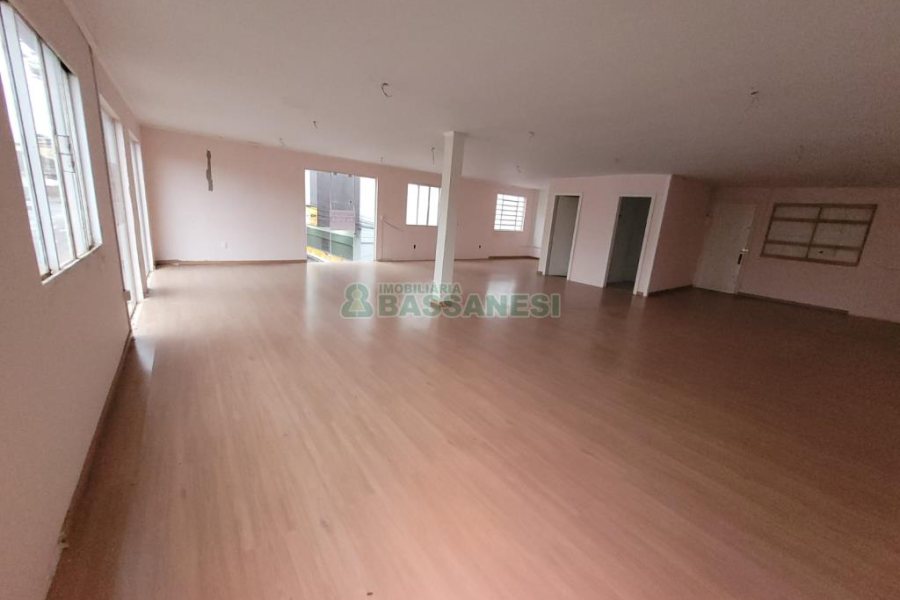 Sala com 55m², no bairro Cruzeiro em Caxias do Sul para Alugar