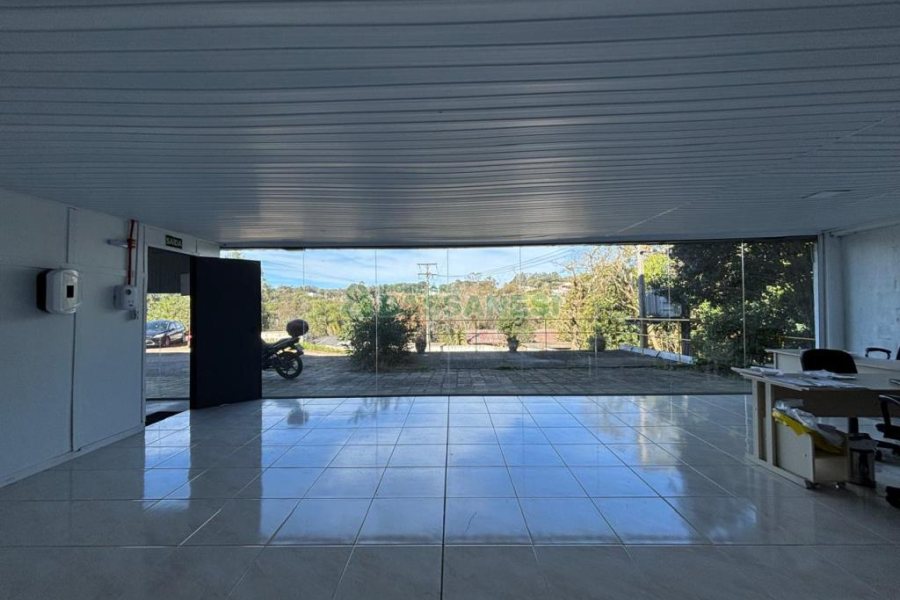 Pavilhão com 1200m², no bairro São Luiz em Caxias do Sul para Alugar