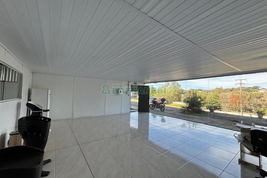 Pavilhão com 1200m², no bairro São Luiz em Caxias do Sul para Alugar