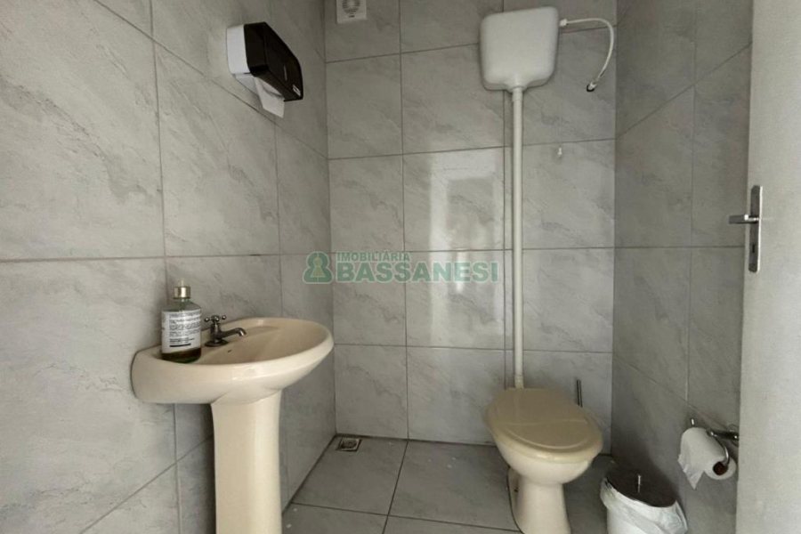 Pavilhão com 1200m², no bairro São Luiz em Caxias do Sul para Alugar