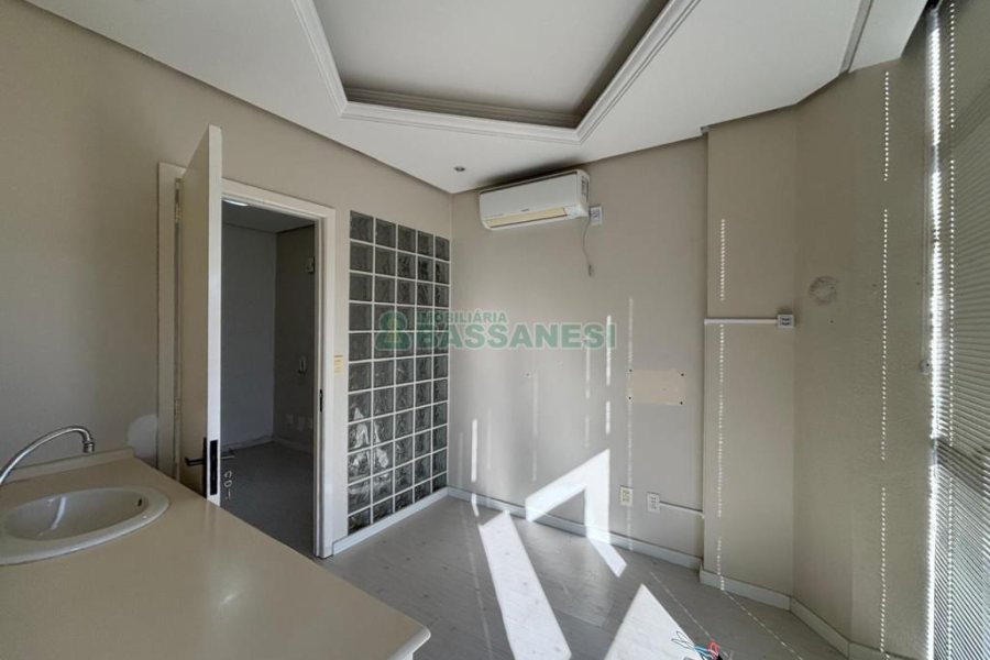 Sala com 35m², no bairro São Pelegrino em Caxias do Sul para Alugar