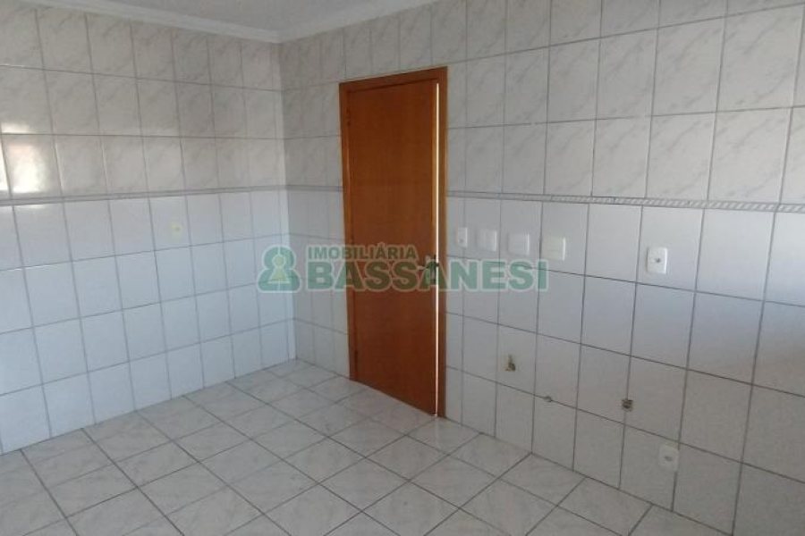 Apartamento com 81m², 2 dormitórios, 1 vaga, no bairro Santa Lúcia em Caxias do Sul para Comprar
