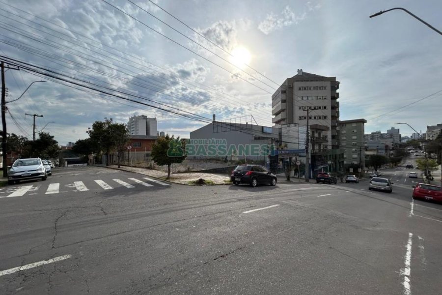 Terreno com 375m², no bairro São Pelegrino em Caxias do Sul para Alugar ou Comprar