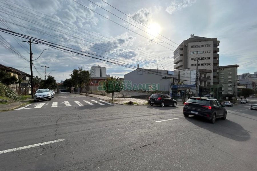 Terreno com 375m², no bairro São Pelegrino em Caxias do Sul para Alugar ou Comprar