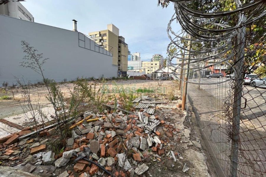 Terreno com 375m², no bairro São Pelegrino em Caxias do Sul para Alugar ou Comprar