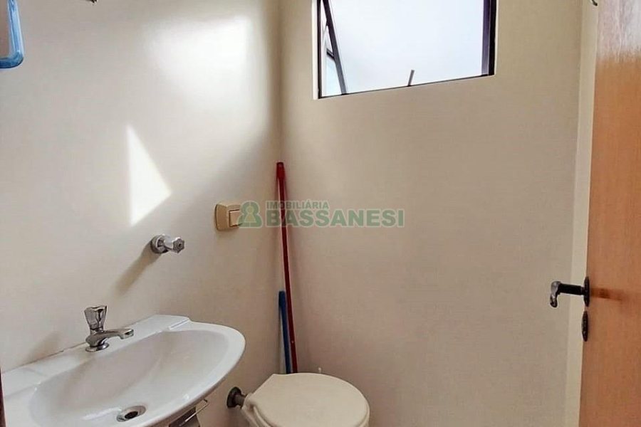 Sala com 88m², no bairro Lourdes em Caxias do Sul para Comprar