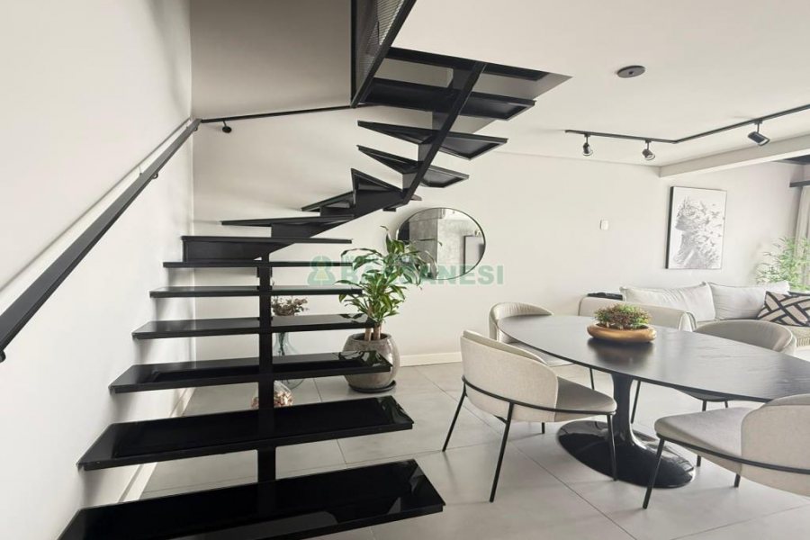 Apto Mobiliado com 85m², 2 dormitórios, 2 vagas, no bairro Centro em Caxias do Sul para Alugar
