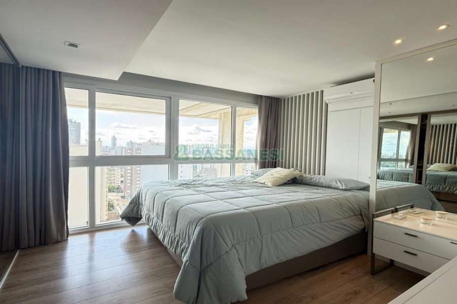 Apto Mobiliado com 85m², 2 dormitórios, 2 vagas, no bairro Centro em Caxias do Sul para Alugar