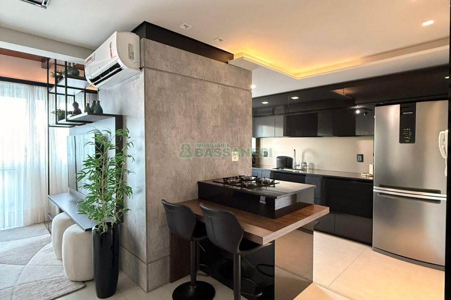 Apto Mobiliado com 85m², 2 dormitórios, 2 vagas, no bairro Exposição em Caxias do Sul para Alugar