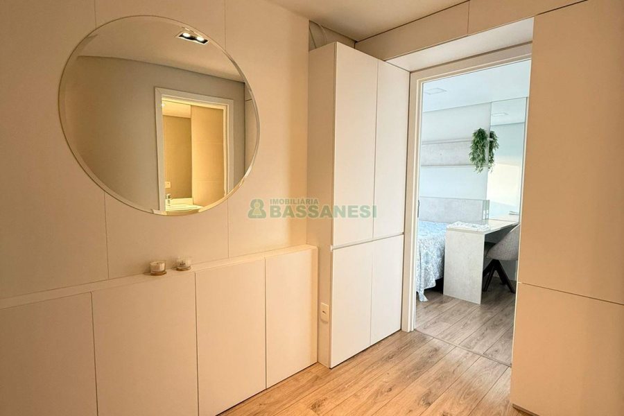 Apto Mobiliado com 85m², 2 dormitórios, 2 vagas, no bairro Exposição em Caxias do Sul para Alugar