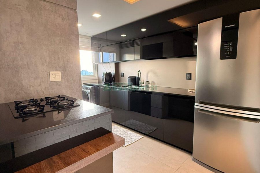 Apto Mobiliado com 85m², 2 dormitórios, 2 vagas, no bairro Exposição em Caxias do Sul para Alugar